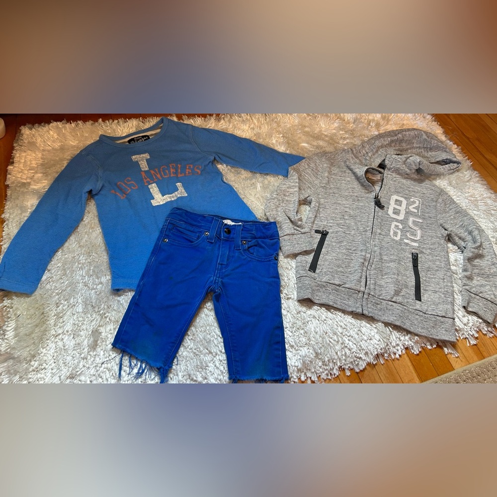 Super cute toddler size 4 kids set of 3.Zip up hoodie,sweater and cut off shorts